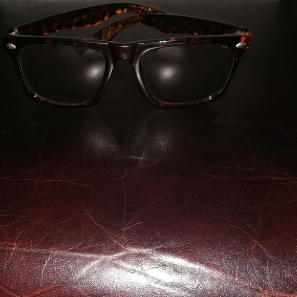 Chinese Laundry Tortoise Sunglasses - Picture 6 of 7